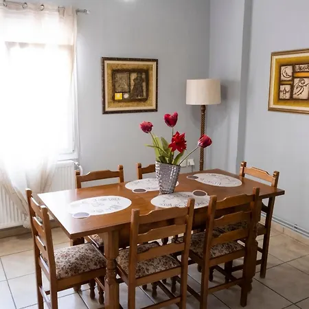 House 8 Apartment
