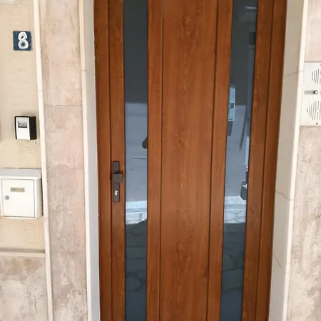 House 8 Daire